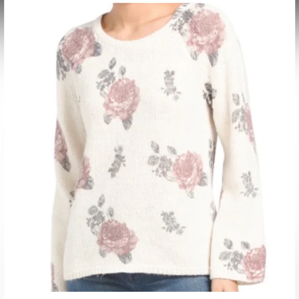 Lucky Brand Women's Floral Crew neck Bell Sleeve Sweater- Medium